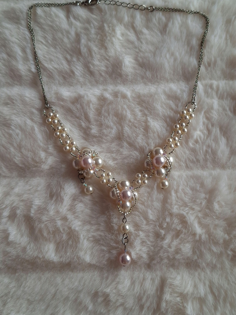 Elegant Pearl Cluster Necklace - Cream Pearls